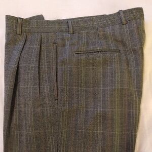 WOOL Full-cut Pleated Slacks